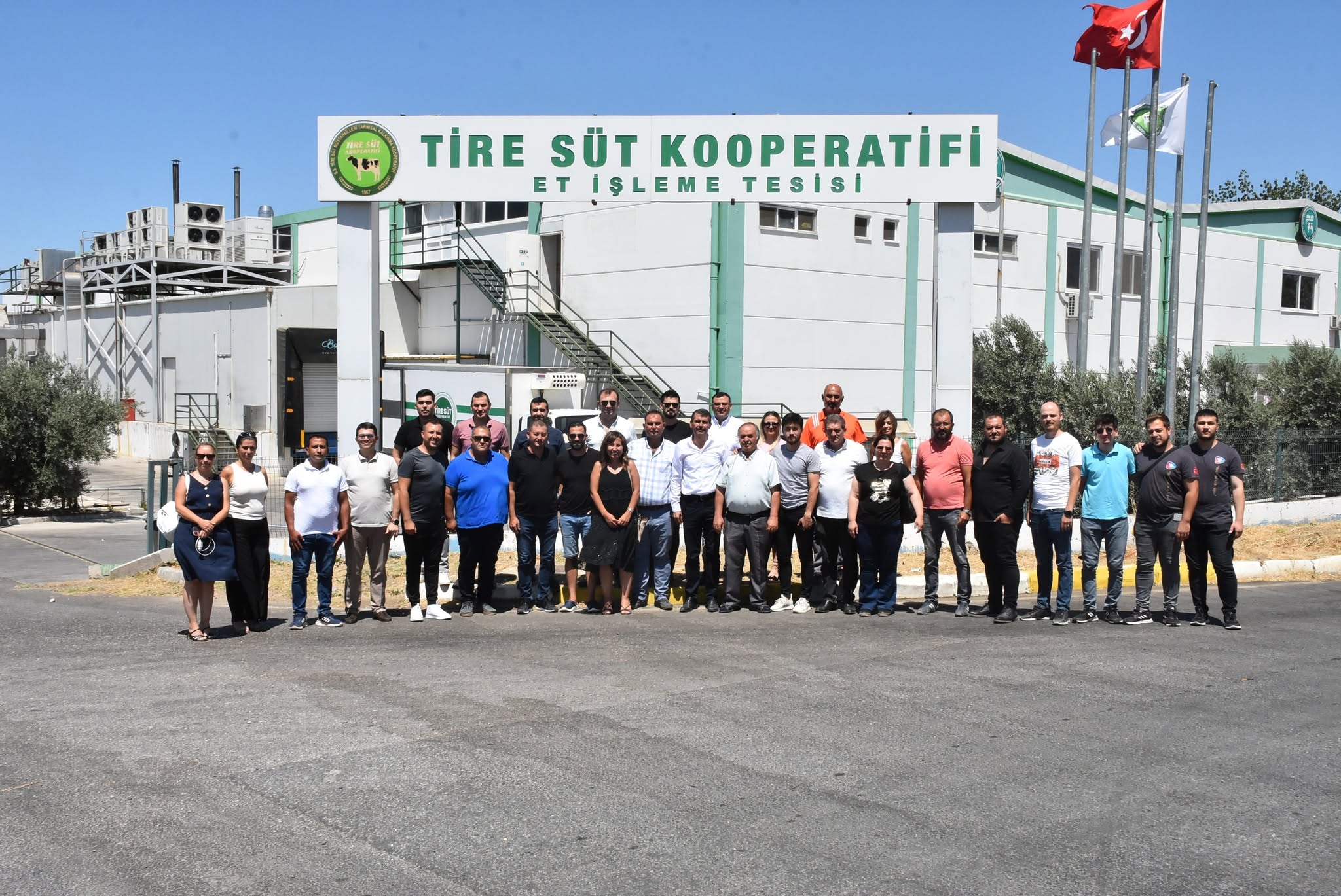 Tire Süt Kooperatifi yönetimi, basınla buluştu