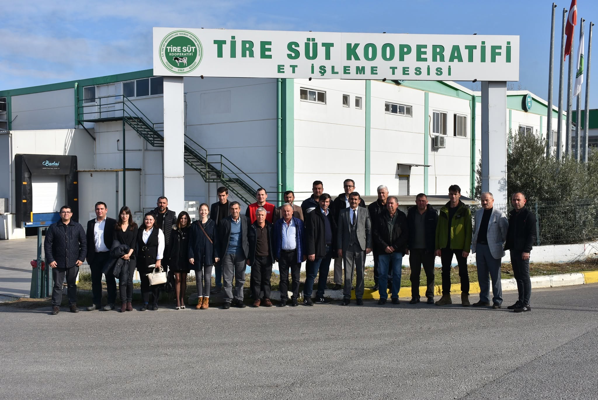 Doğu Marmara Kalkınma Ajansı Birlik Başkanları ve bölgedeki Kooperatif Başkanları Tire Süt Kooperatifi'ni ziyaret etti.