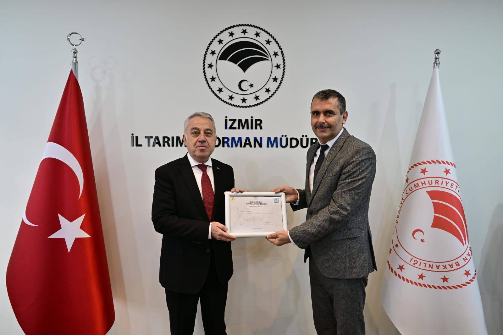 Tire Süt Kooperatifi'ne 1. Derece Tarımsal Örgüt belgesi verildi.